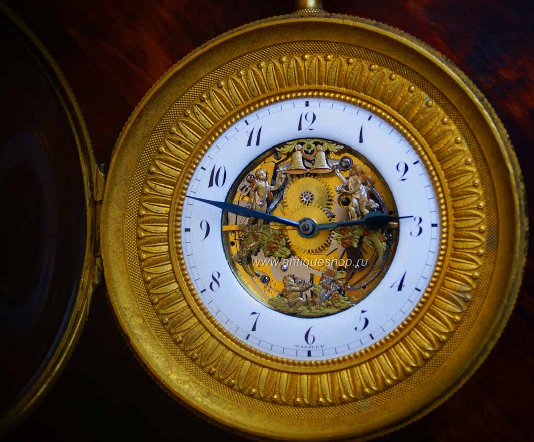 Нужны старые часы. Часы репетир 18 век. Часы с репетиром 19 век. Старые часы. Старинные часы 18-19 века.