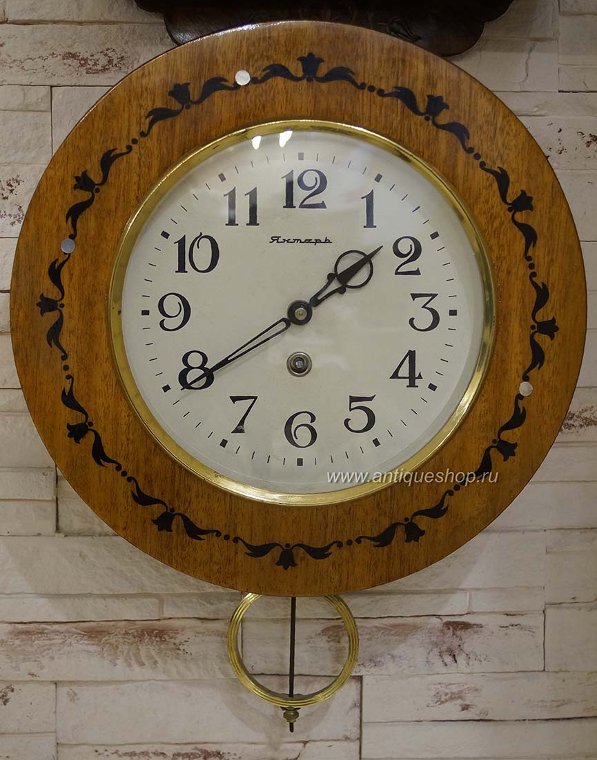Настенные Настенные часы "Янтарь". Сделано в СССР. Антикварный интернет магазин "AntiqueShop.Ru": покупка антиквариата, продажа антиквариата, оценка, старина и коллекционирование